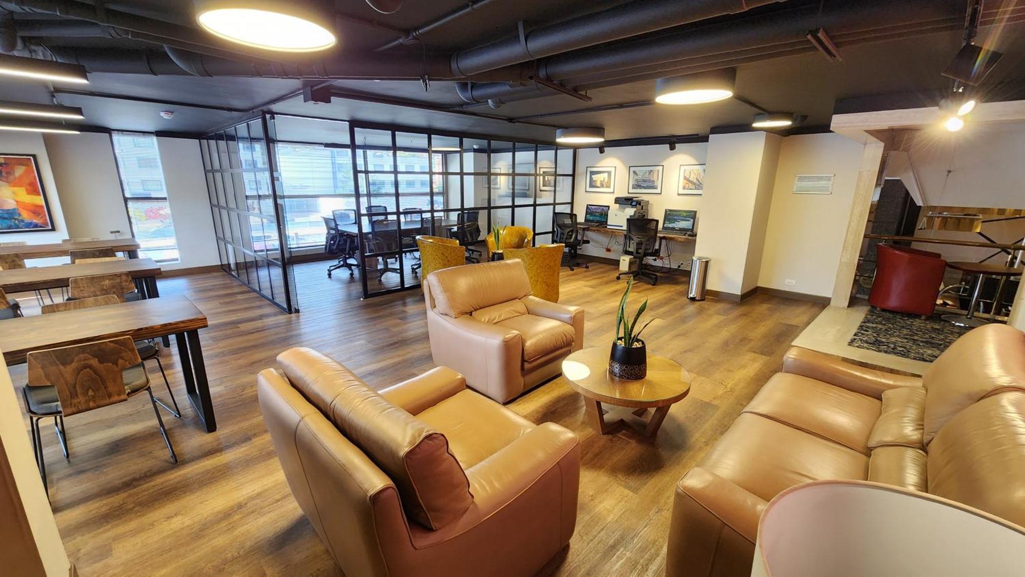 Bogota Plaza Hotel المظهر الخارجي الصورة The lounge at the airport